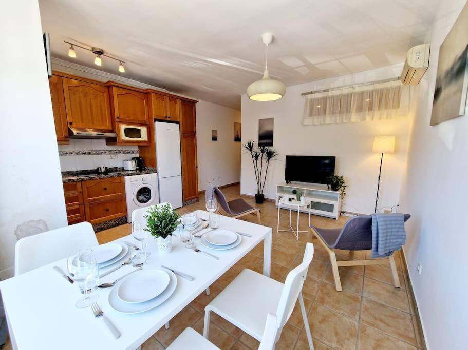 Butibamba Beach Apartment Ла-Кала-де-Міхас Екстер'єр фото