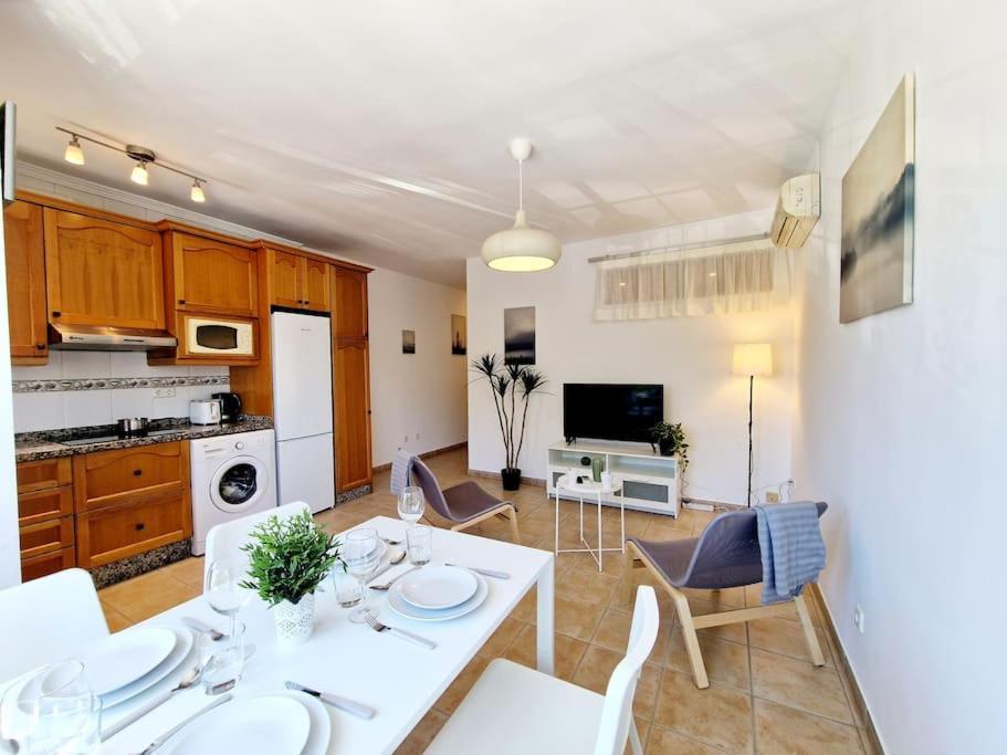 Butibamba Beach Apartment Ла-Кала-де-Міхас Екстер'єр фото